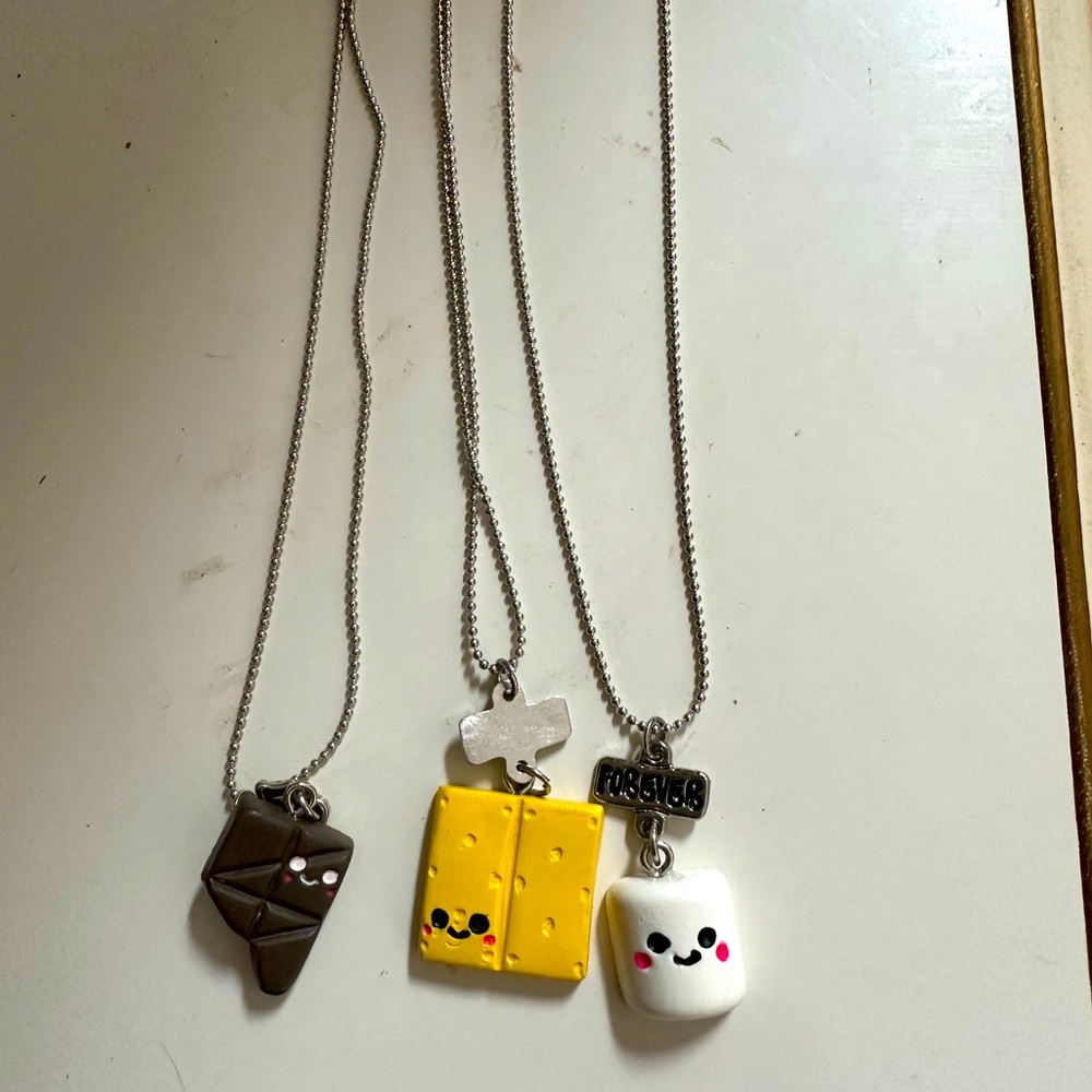 3 s’mores friendship necklaces